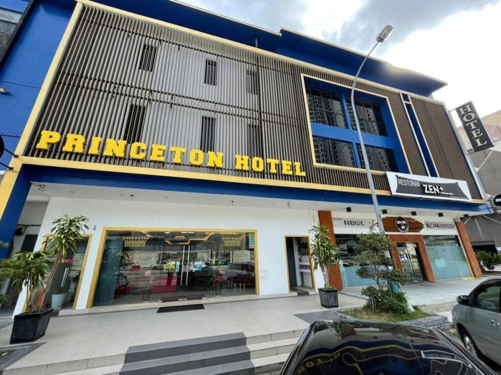 Hotel Zamburger Bukit Indah Johor Bahru Eksteriør bilde
