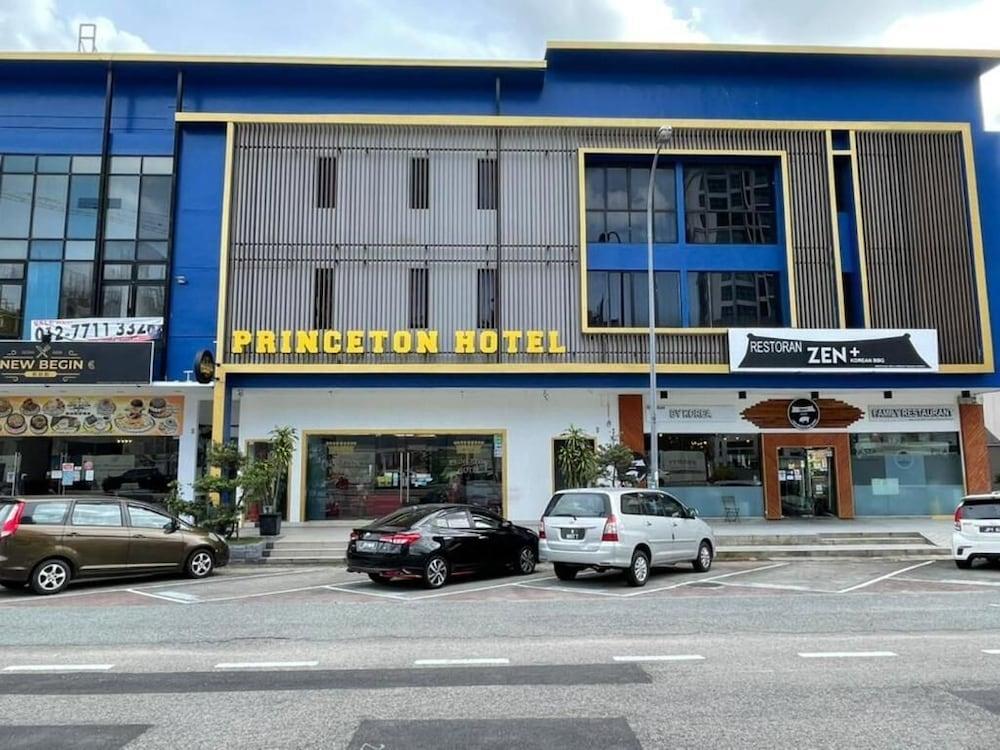 Hotel Zamburger Bukit Indah Johor Bahru Eksteriør bilde